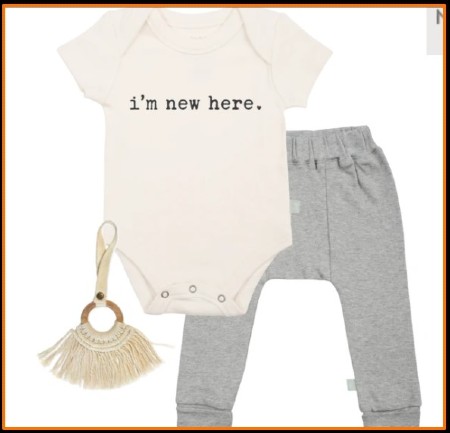 Best Infant baby clothing gift sets-Organic baby clothes set 'I am new here'