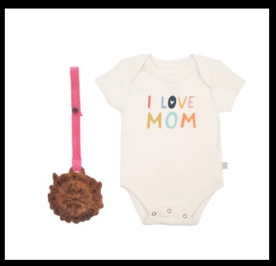 Best Infant baby clothing gift sets-Gift set 'I love Mum'.